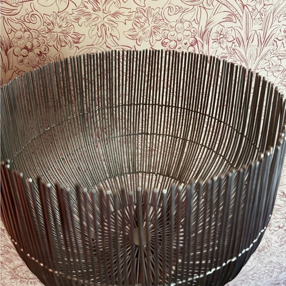 Large Heavy silver woven wire basket plant holder Crate & Barrel - Picture 2 of 4